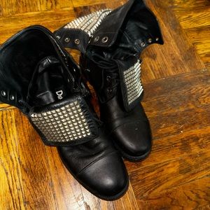 dolce and gabbana men leather studded boots
